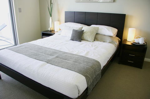 Proximity Waterfront Apartments - New Castle Tourism 36