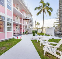 The Pink Hotel Coolangatta - Newcastle Accommodation