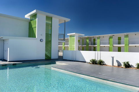 Mackay Oceanside Central Hotel Official - Newcastle Accommodation 0