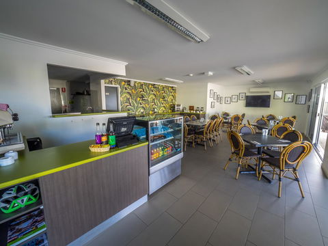 Mackay Oceanside Central Hotel Official - Newcastle Accommodation 31