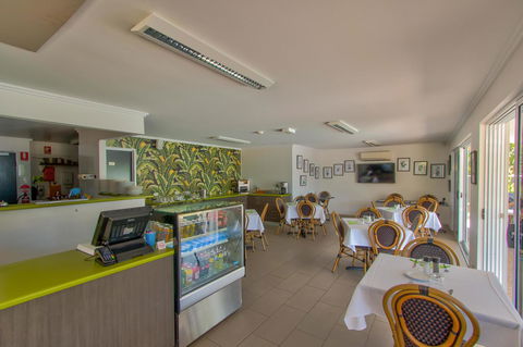 Mackay Oceanside Central Hotel Official - Newcastle Accommodation 14