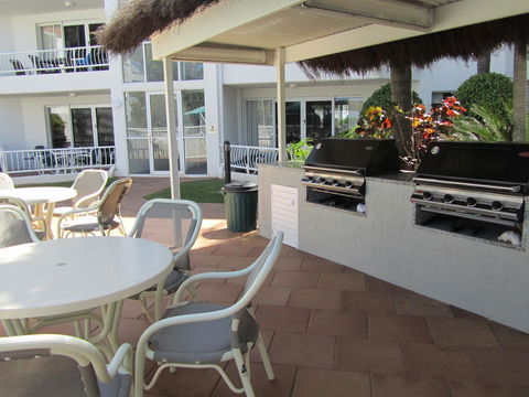 Le Beach Apartments - Newcastle Accommodation 15