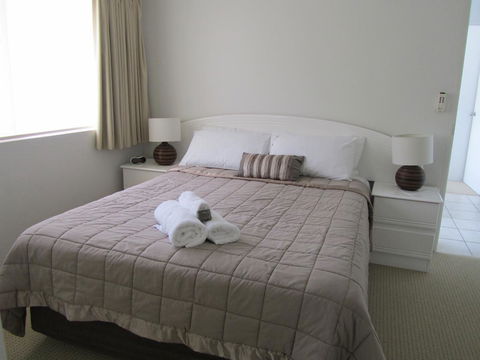 Le Beach Apartments - Newcastle Accommodation 8