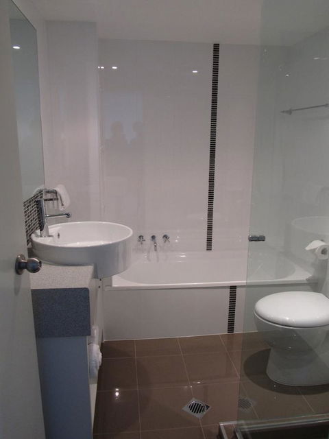 Le Beach Apartments - Newcastle Accommodation 14