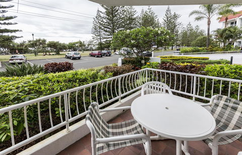 Le Beach Apartments - Newcastle Accommodation 6