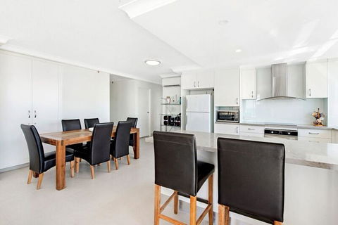 ULTIQA Beach Haven On Broadbeach - New Castle Tourism 14