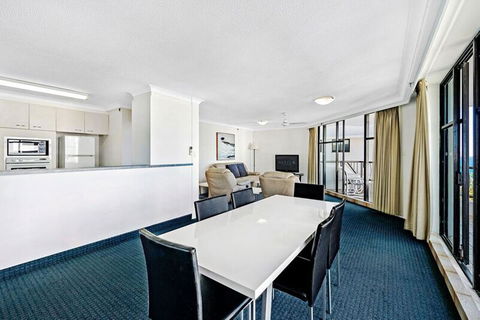 ULTIQA Beach Haven On Broadbeach - New Castle Tourism 37