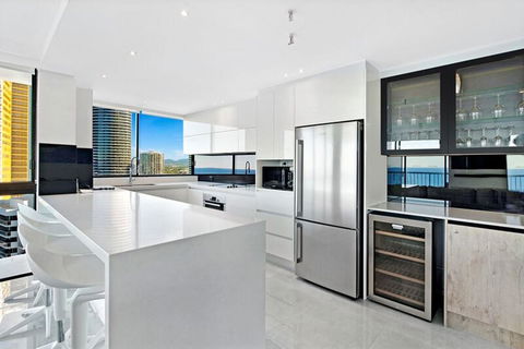 ULTIQA Beach Haven On Broadbeach - New Castle Tourism 2