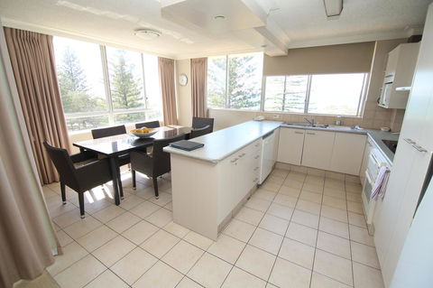 Oceania On Burleigh Beach - Newcastle Accommodation 5