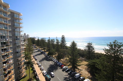 Oceania On Burleigh Beach - Newcastle Accommodation 24