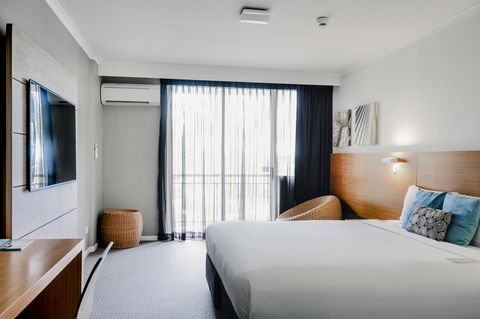 Novotel Cairns Oasis Resort - New Castle Tourism 27