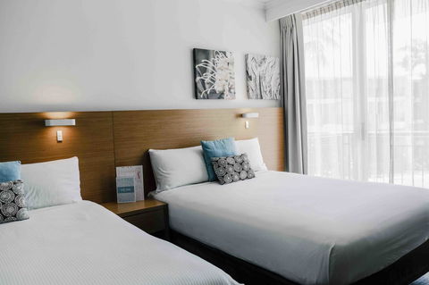 Novotel Cairns Oasis Resort - New Castle Tourism 25