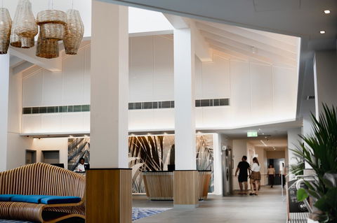 Novotel Cairns Oasis Resort - New Castle Tourism 11