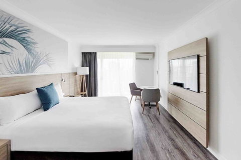 Novotel Cairns Oasis Resort - New Castle Tourism 6