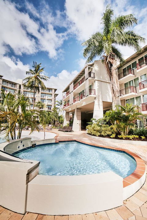 Novotel Cairns Oasis Resort - New Castle Tourism 20