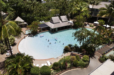 Novotel Cairns Oasis Resort - New Castle Tourism 37