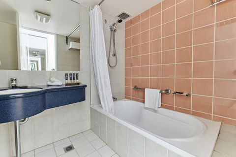 Novotel Cairns Oasis Resort - New Castle Tourism 2
