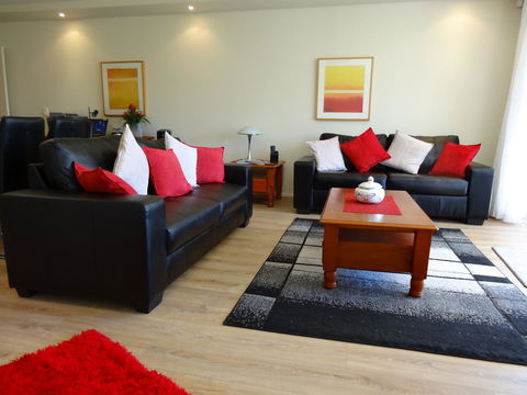 Waterfront Resort Villa With Buggy - New Castle Tourism 4