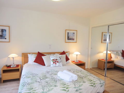 Waterfront Resort Villa With Buggy - New Castle Tourism 14