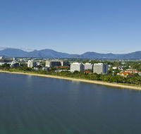 Holiday Inn Cairns Harbourside - New Castle Tourism
