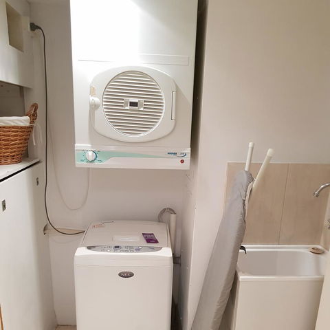 Gemini Court Holiday Apartments - Newcastle Accommodation 27