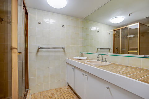Gemini Court Holiday Apartments - Newcastle Accommodation 8
