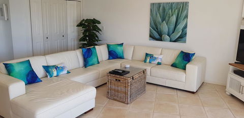 Gemini Court Holiday Apartments - Newcastle Accommodation 24