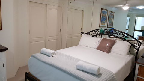 Gemini Court Holiday Apartments - Newcastle Accommodation 15
