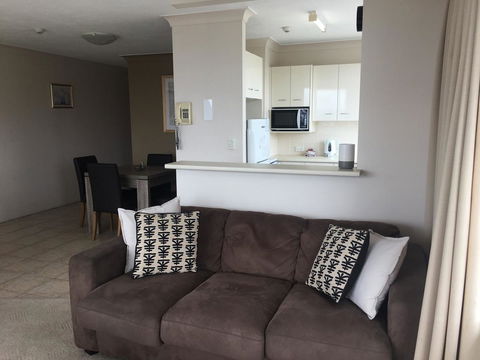 Burleigh Beach Tower - Newcastle Accommodation 1