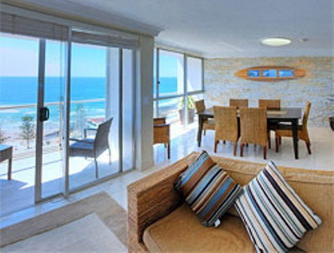 Burleigh Beach Tower - Newcastle Accommodation 12