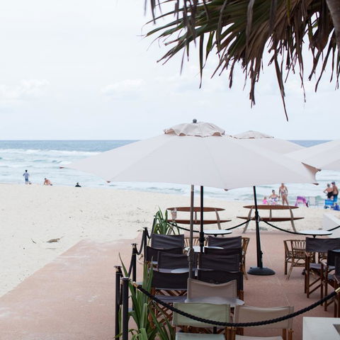 Burleigh Beach Tower - Newcastle Accommodation 7