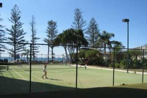 Burleigh Beach Tower - Newcastle Accommodation 10
