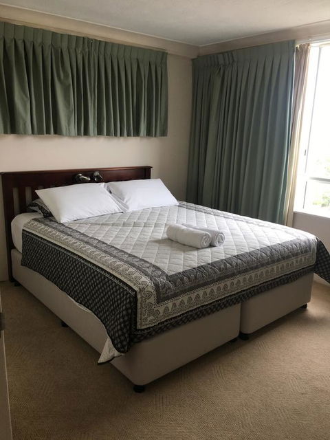 Burleigh Beach Tower - Newcastle Accommodation 0
