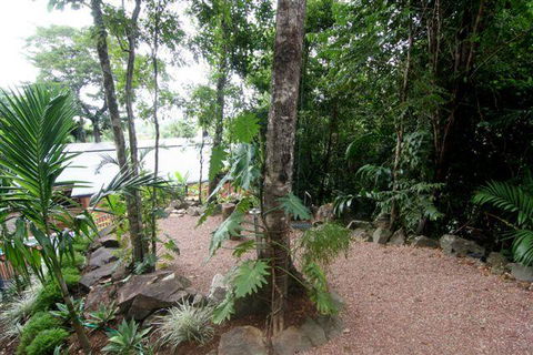 Cairns Rainforest Retreat - New Castle Tourism 10