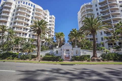 ULTIQA Burleigh Mediterranean Resort - Newcastle Accommodation 19