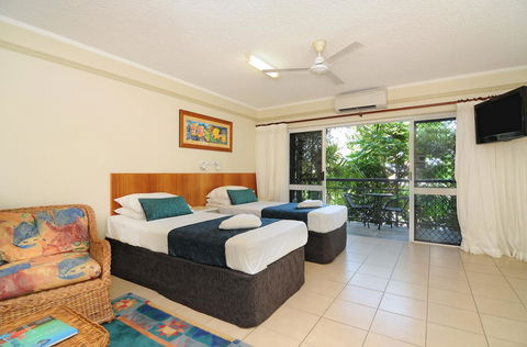 Cairns Queenslander Hotel & Apartments - New Castle Tourism 7