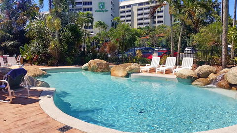 Cairns Queenslander Hotel & Apartments - New Castle Tourism 30