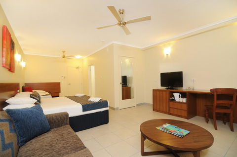 Cairns Queenslander Hotel & Apartments - New Castle Tourism 15