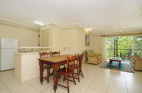 Cairns Queenslander Hotel & Apartments - New Castle Tourism 19