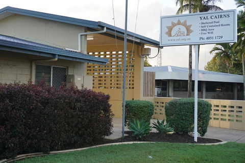 YAL Cairns - A Motel That Makes A Difference - New Castle Tourism 37