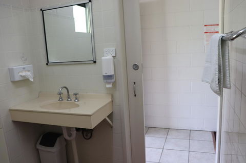 YAL Cairns - A Motel That Makes A Difference - New Castle Tourism 20