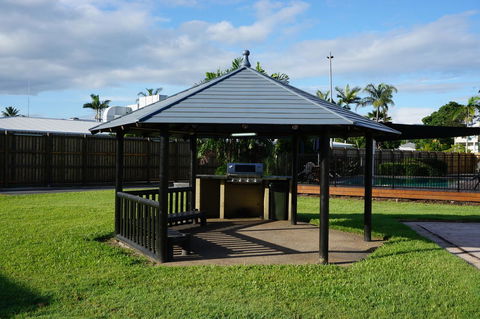 YAL Cairns - A Motel That Makes A Difference - New Castle Tourism 7
