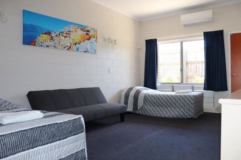 YAL Cairns - A Motel That Makes A Difference - New Castle Tourism 13
