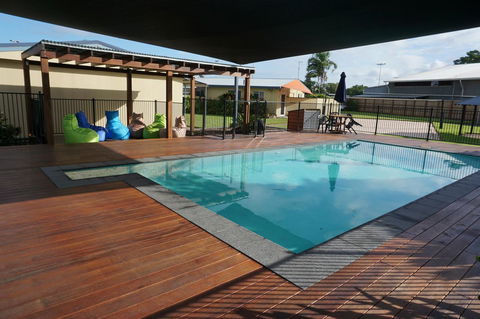 YAL Cairns - A Motel That Makes A Difference - New Castle Tourism 0