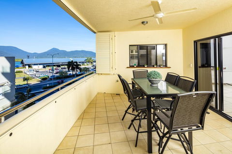 Jack And Newell Holiday Apartments - New Castle Tourism 20