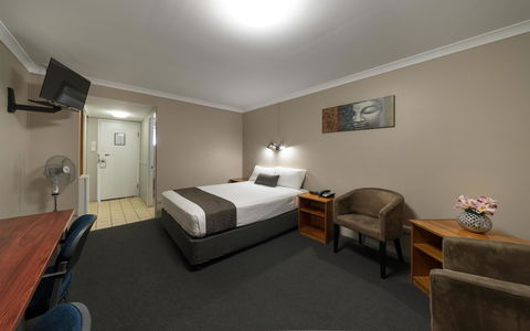 Cosmopolitan Motel & Serviced Apartments - New Castle Tourism 5