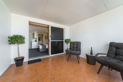 Cosmopolitan Motel & Serviced Apartments - New Castle Tourism 18