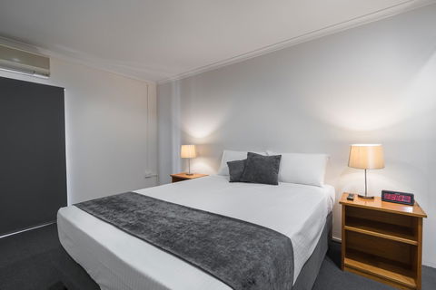Cosmopolitan Motel & Serviced Apartments - New Castle Tourism 3