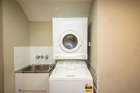 Cosmopolitan Motel & Serviced Apartments - New Castle Tourism 23