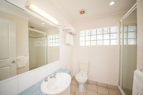 Cosmopolitan Motel & Serviced Apartments - New Castle Tourism 20